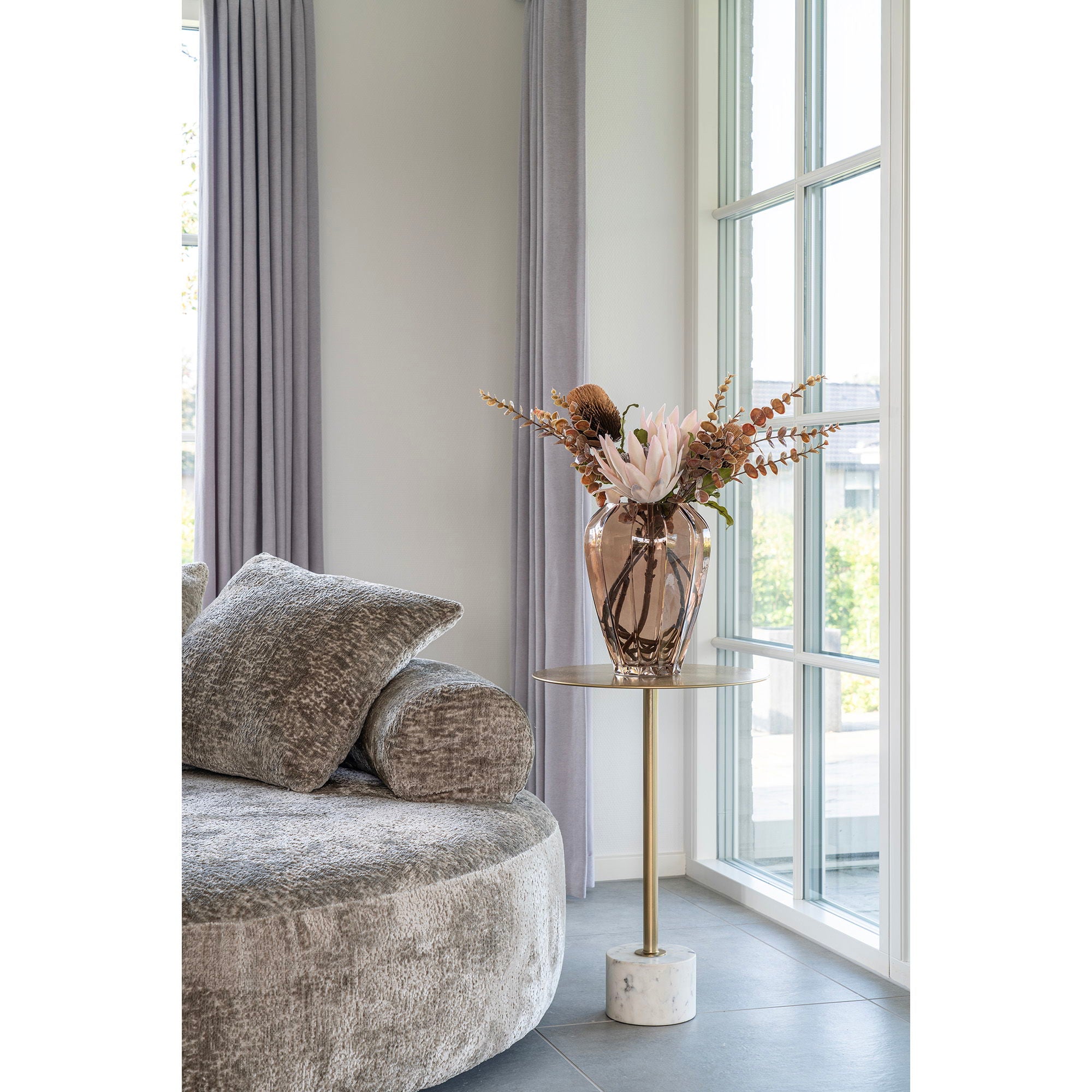 Lecco – Beistelltisch aus Messing und Marmor